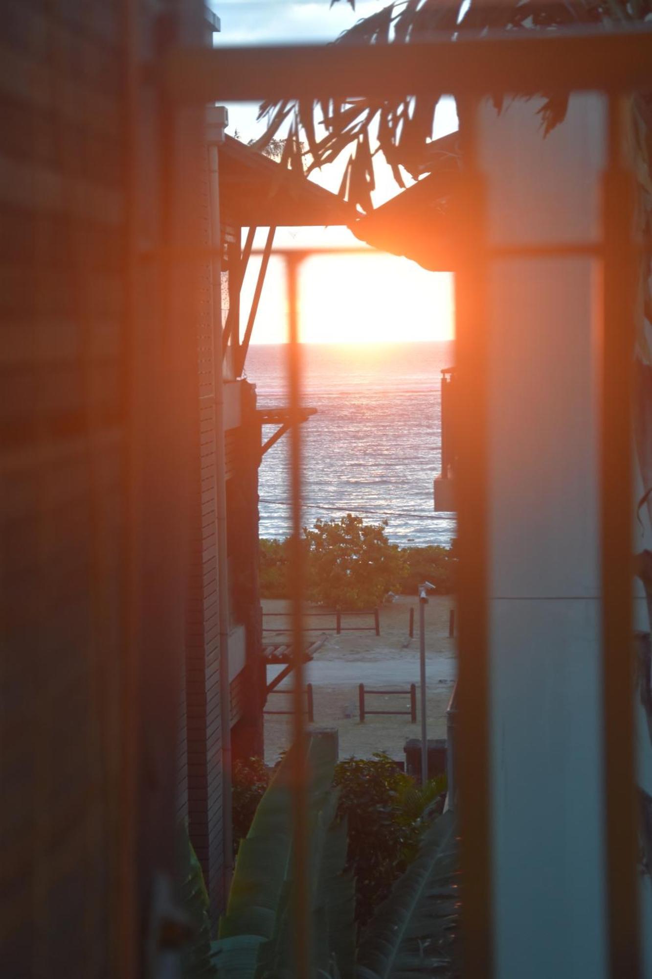 Blue Waves Beachfront Penthouse Flic-en-Flacq Eksteriør bilde